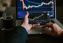 Osinkokalenteri 2024 Osinkokalenteri 2024 kertoo osinkojen irtoamisen