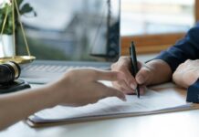 Edunvalvontavaltakirja Edunvalvontavaltakirjalla luot turvaa tulevaisuutta varten.